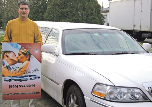 web1_2010-01-LevinLimousine.jpg