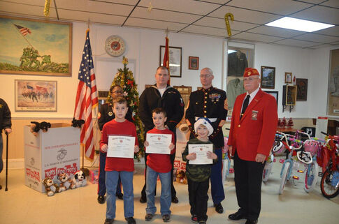 web1_2013-01-2-Hamilton-Elks-Toys-for-Tots.jpg