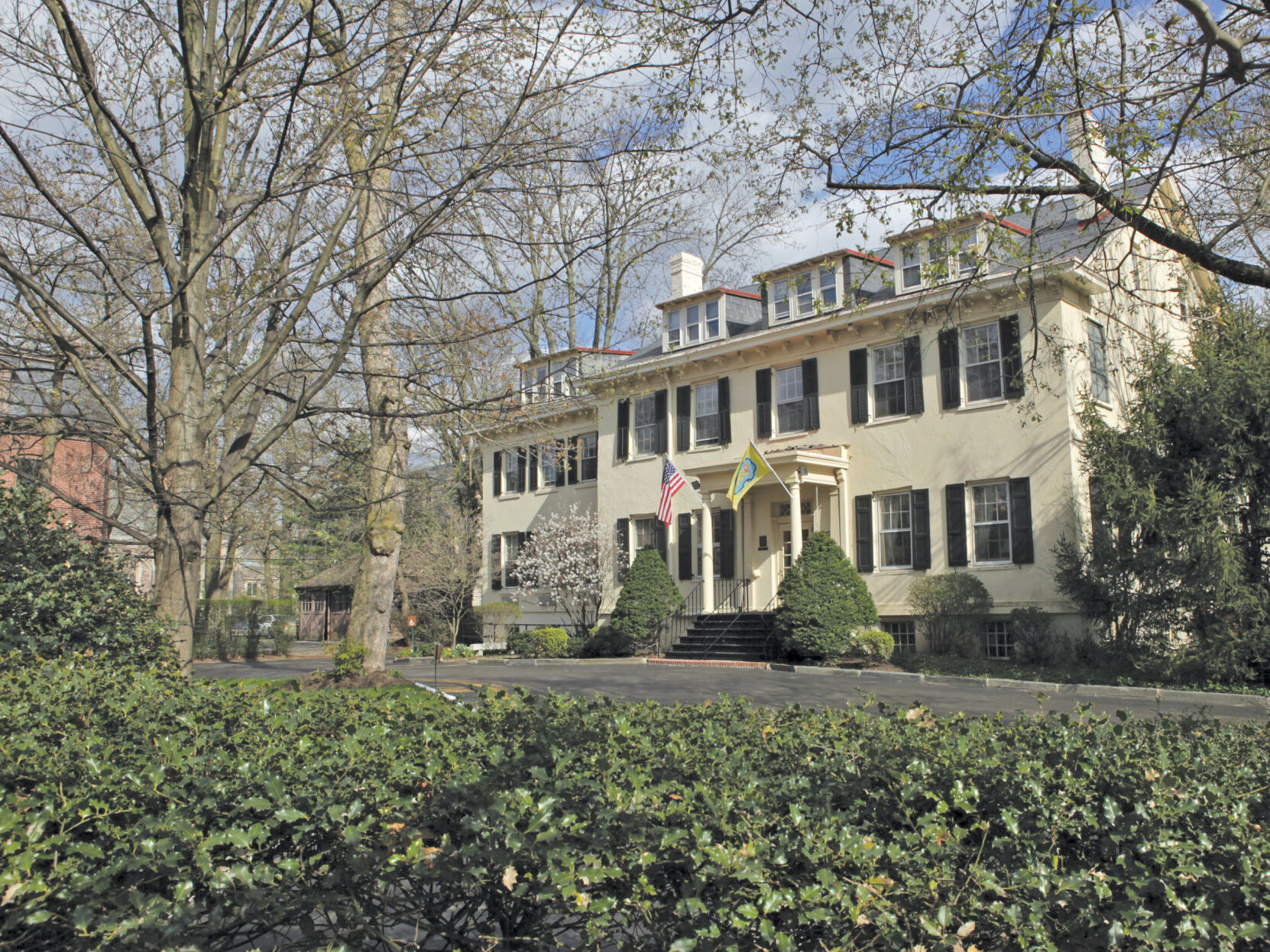 Nassau Club Exterior 020[1]