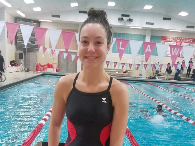 Kalina Ginocchio fights through injury to help lead Lawrence High swimming