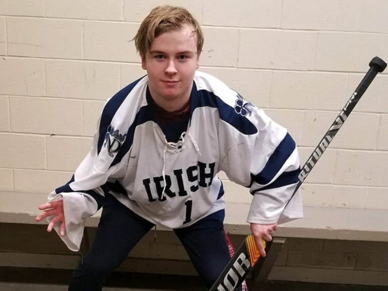 Surprise starter Mike Fitzpatrick shores up goal for Notre Dame ice hockey