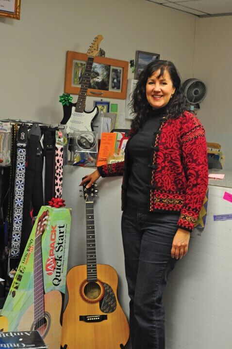 2012-03-FarringtonsMusicStore