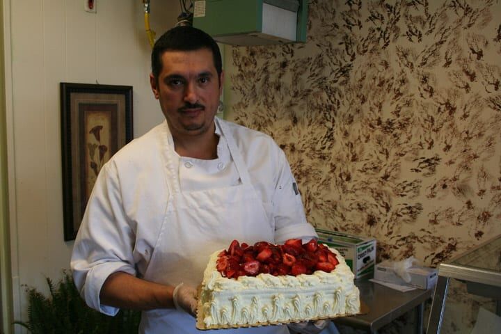 Cairo Cakes brings a world of desserts to Parkway Avenue