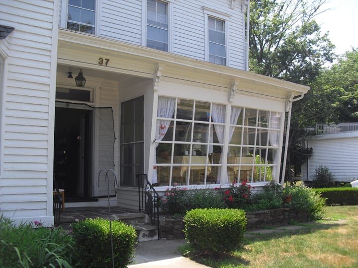 2012-08-PainttheRosesTeaRoom2