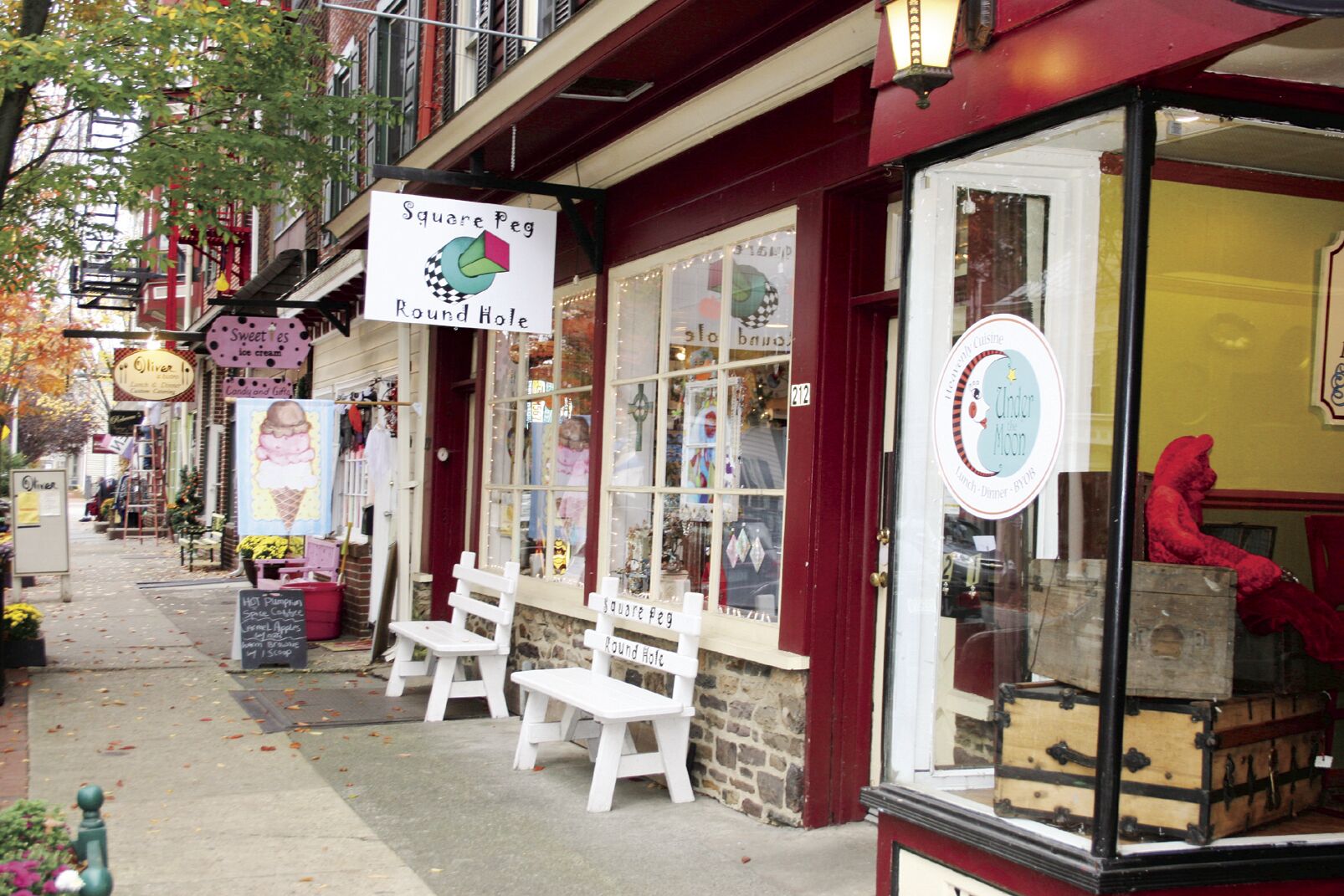 Window decorating contest to kick off the holiday season