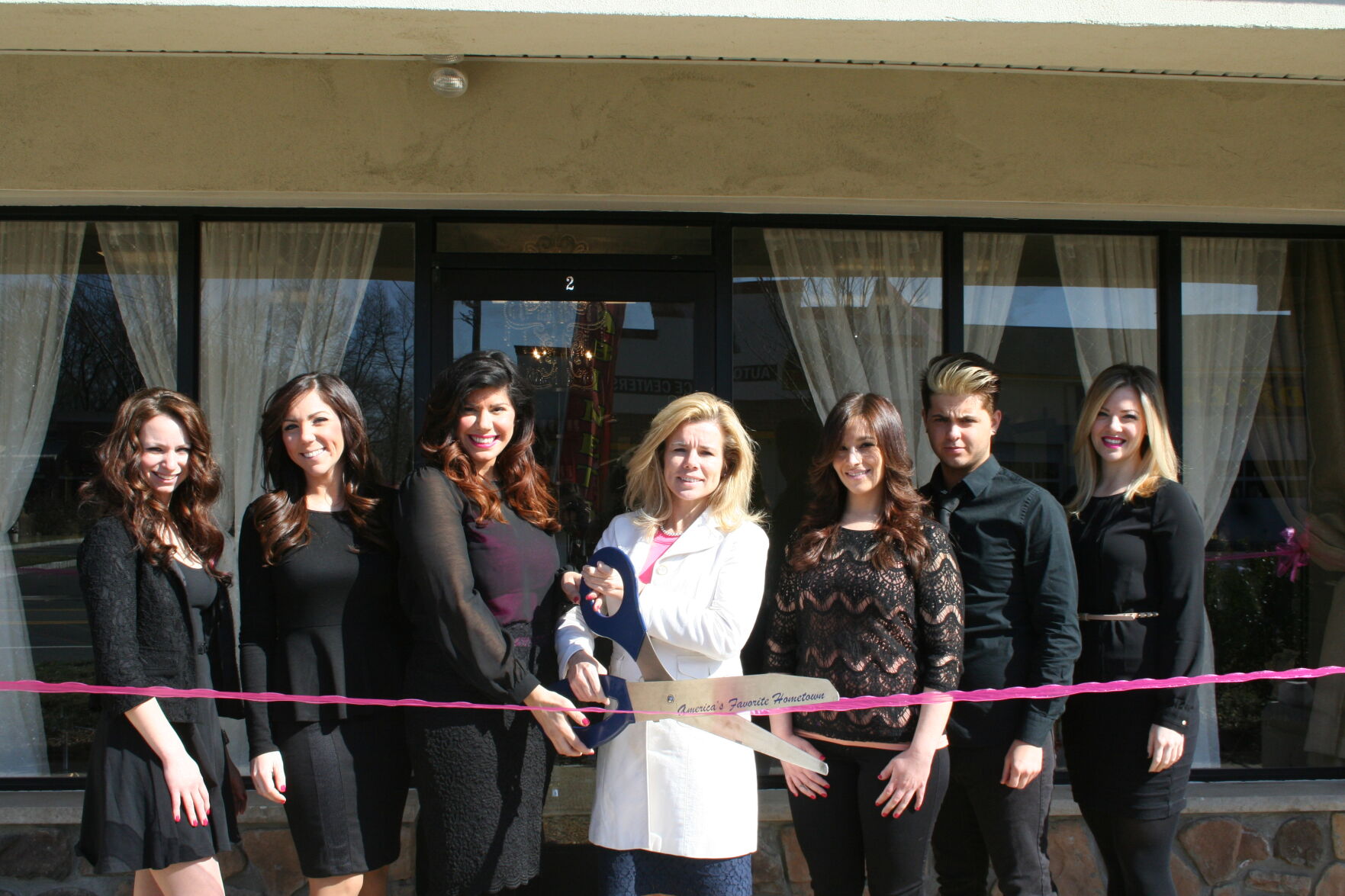 Salon G opens on Route 33
