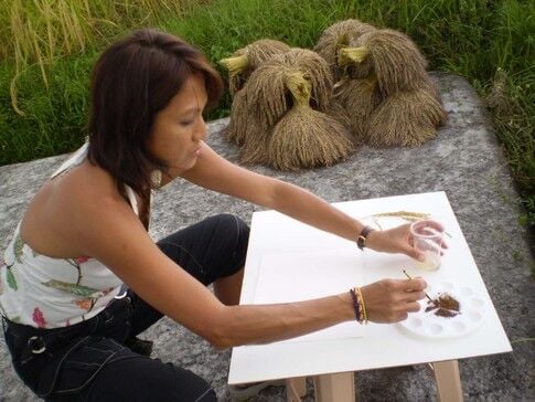 web1_Madonna_painting-with-Red-rice-coffee-in-Bali.jpg