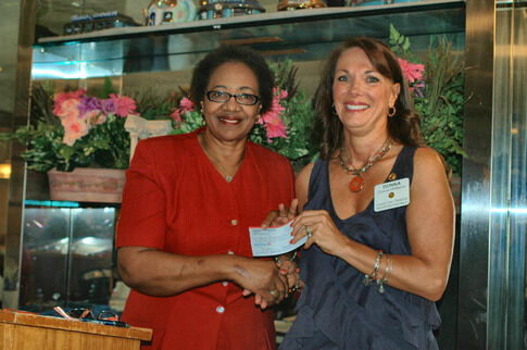 web1_2013-08-HP-Hamilton-Rotary-Donation.jpg