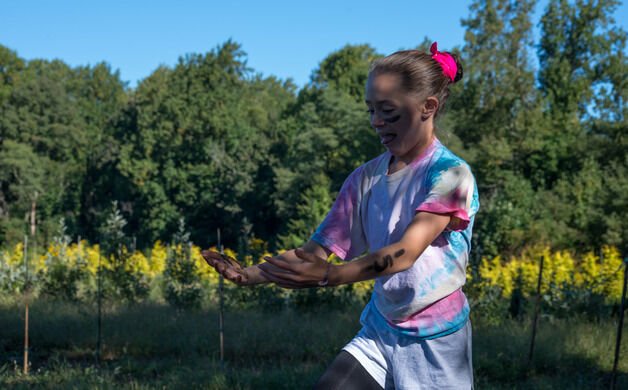 Fun runners tackle farm obstacles