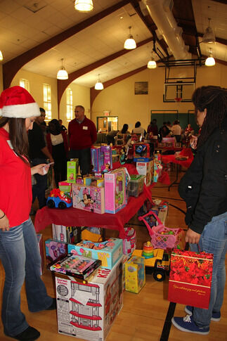 web1_2014-01-EO-Central-Chruch-Christmas-Shop.jpg