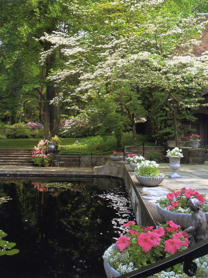 Bus trip to feature Downton Abbey Costume exhibition