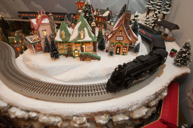Annual Holiday Train Show (PHOTOS)