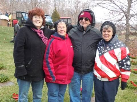 Elks lay wreaths to remember vets