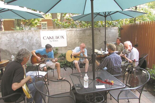 Pop Up Pickers share acoustic jams