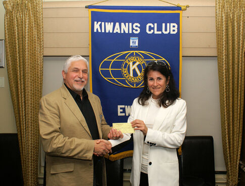 web1_2015-11-EO-Kiwanis-POAC-Donation-WEB.jpg