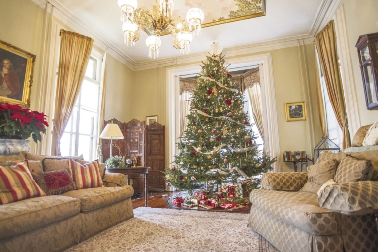 Historic homes get festive