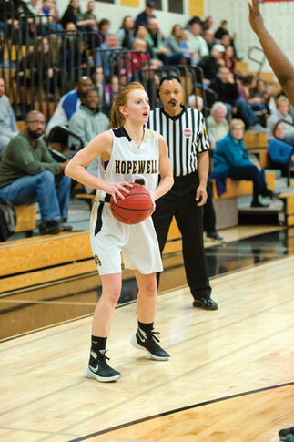 Sharpshooter Kirsten Long distances herself from calf injury