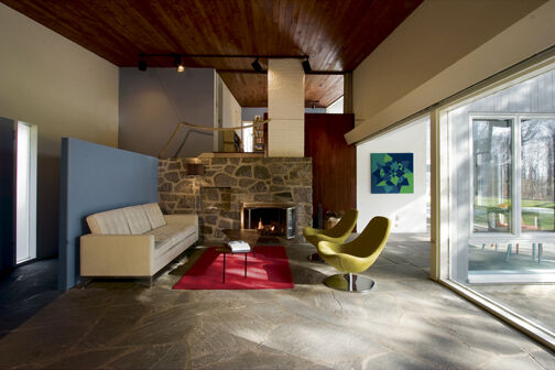 2016-04-PE-880_living-room