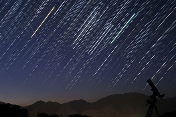 thumbnail_Meteor Shower Image from Internet 1