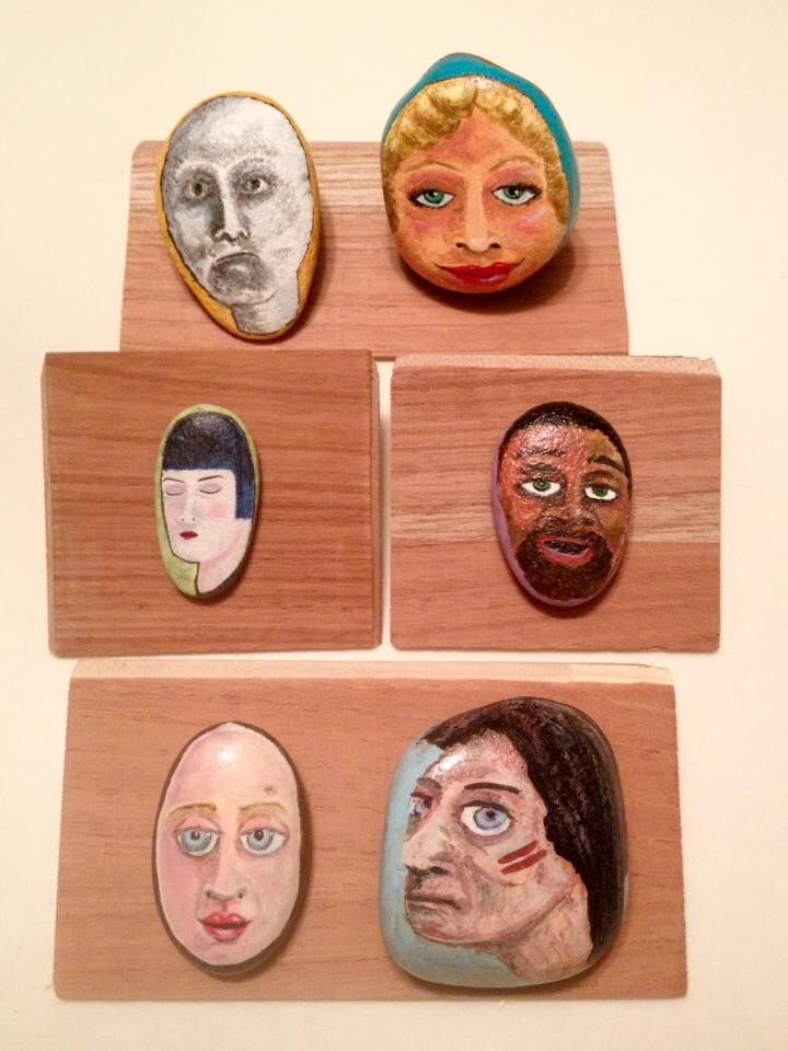 Scavenger hunt rocks residents