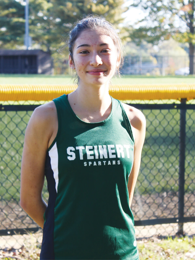 ‘Perfect’ Woolf leads Steinert XC