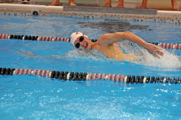 Rider’s Mabin on pace for fine finish to swimming career