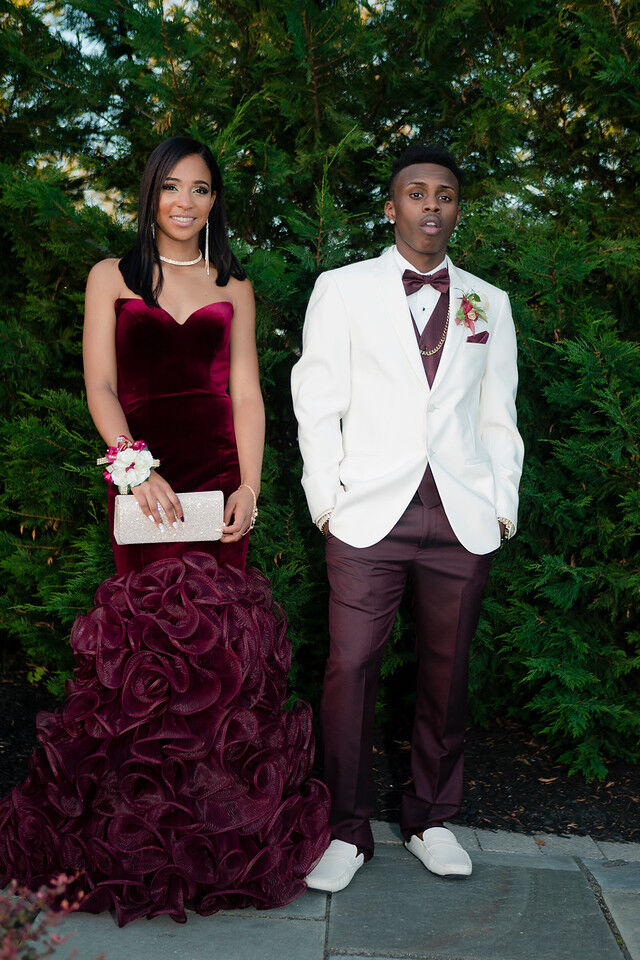 Photos: Ewing High students shine at prom
