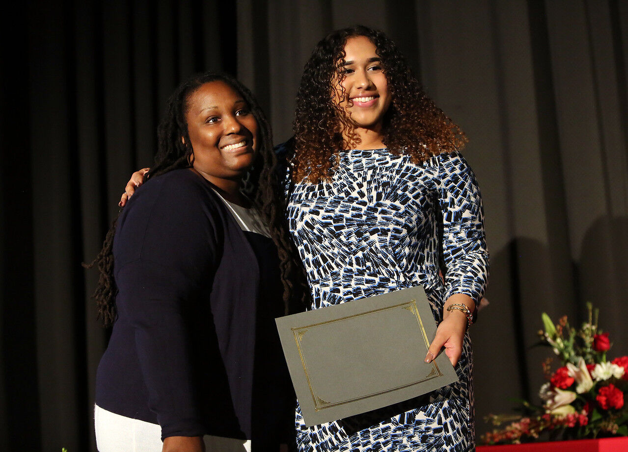 2017 0608 Lawrence Senior Awards 18-X2