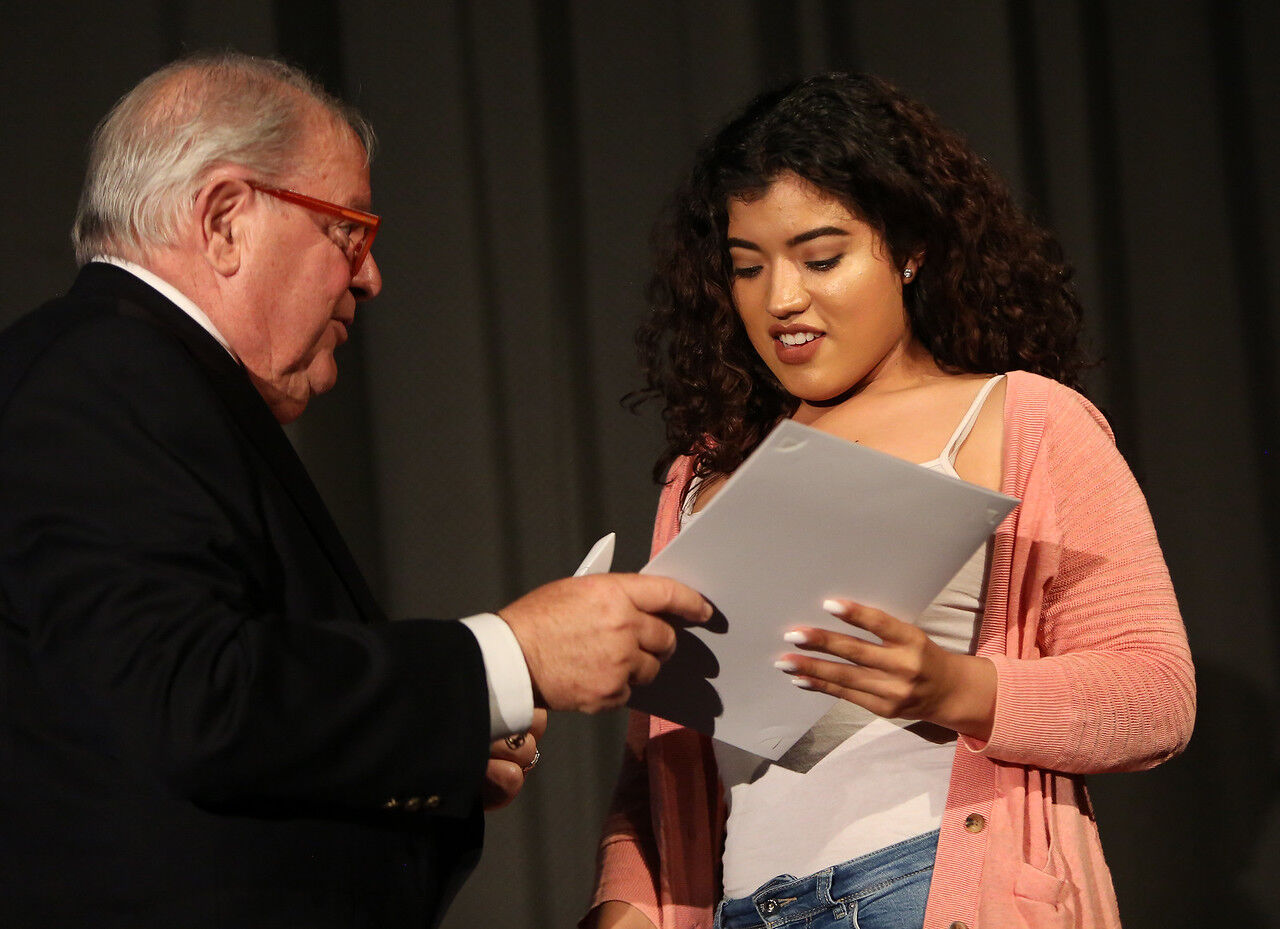 2017 0608 Lawrence Senior Awards 07-X2
