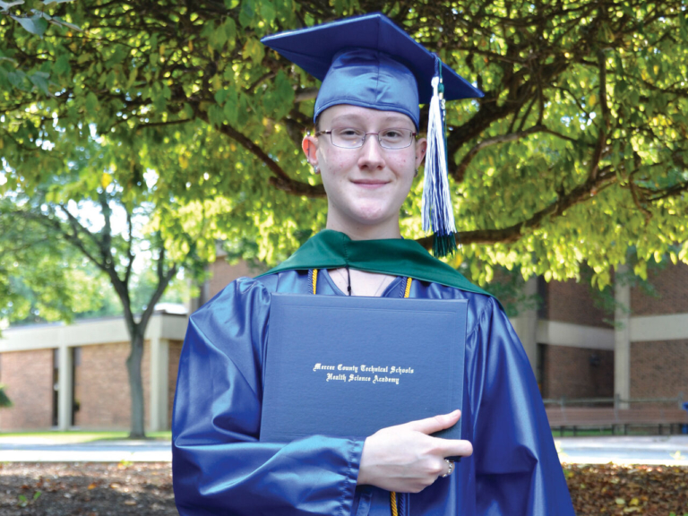 Hamilton teen earns college degree before finishing high school