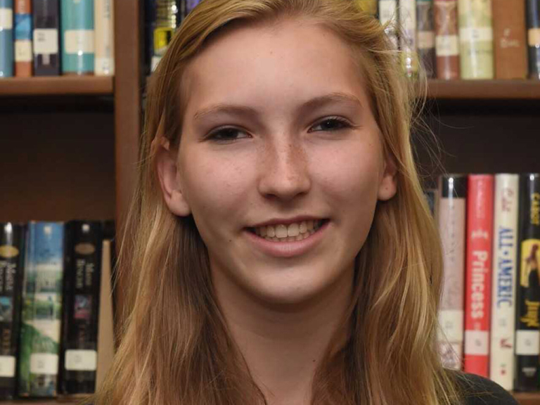 Lawrence’s Sophie Gregrowski to study lab research through Emperor Science Award