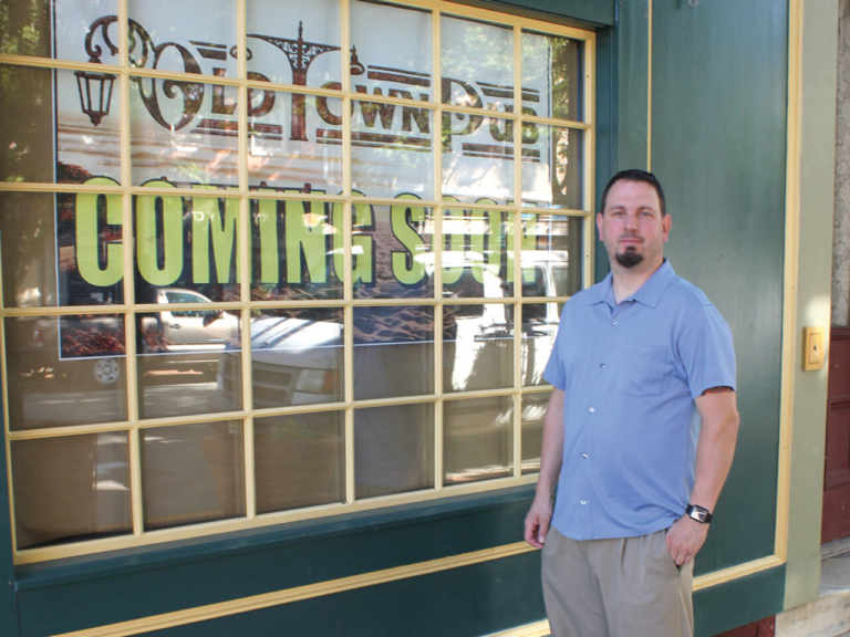 Former JoJo’s bar manager hopes new venture has Old Town feel