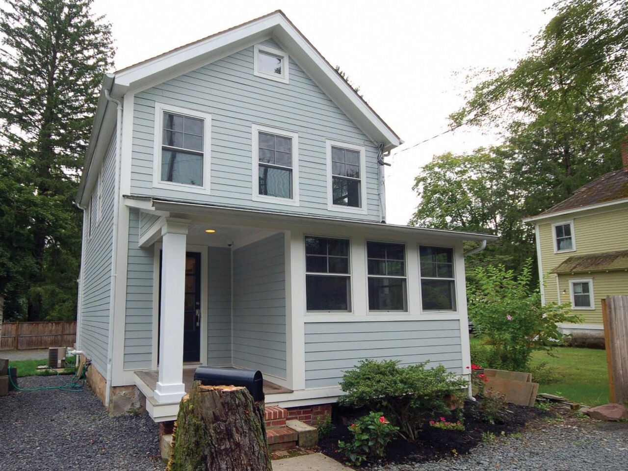 11 henderson ave 599000