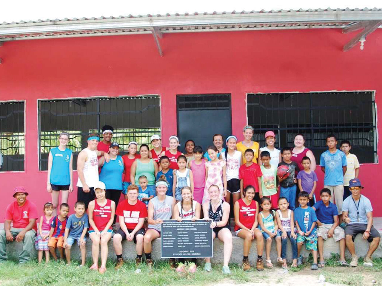 2017 11 LG Students Helping Honduras