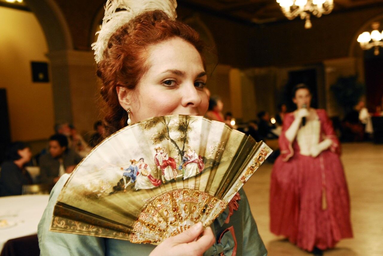 thumbnail_Colonial-Ball-Photo-by-Andrew-Wilkinson