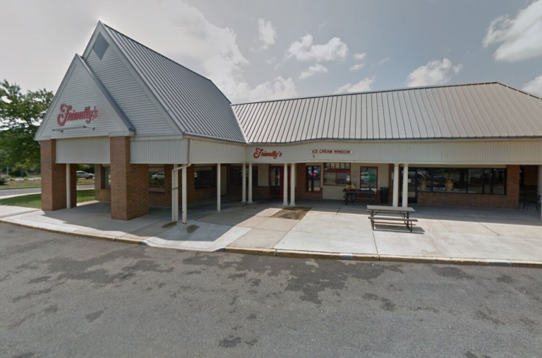 Foxmoor Shopping Center Friendly’s to reopen in mid-April