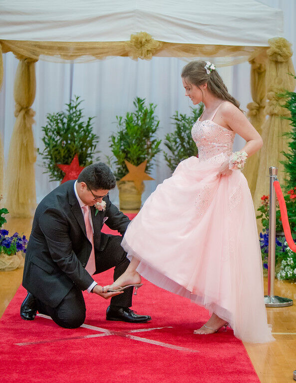 PHOTOS: Robbinsville High students celebrate senior prom