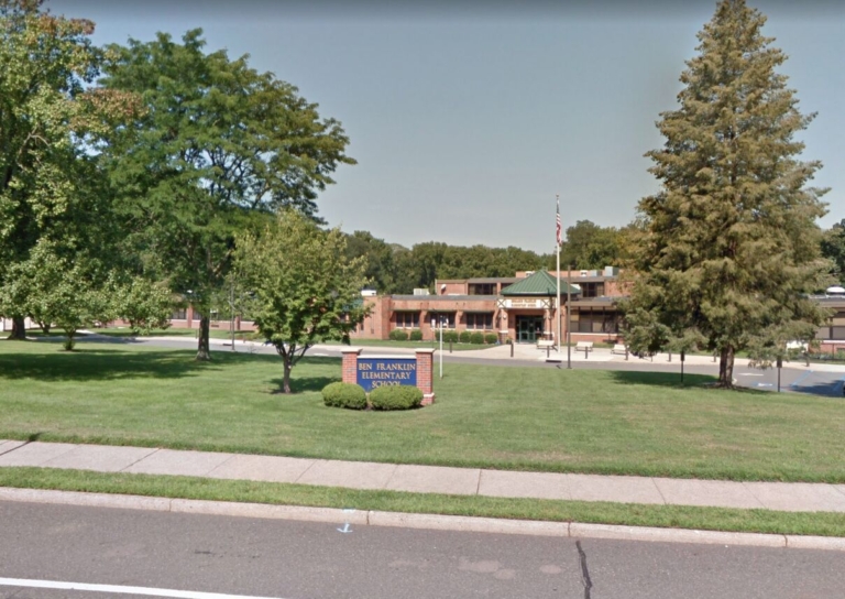 Lawrence school board, principals and supervisors agree on contract