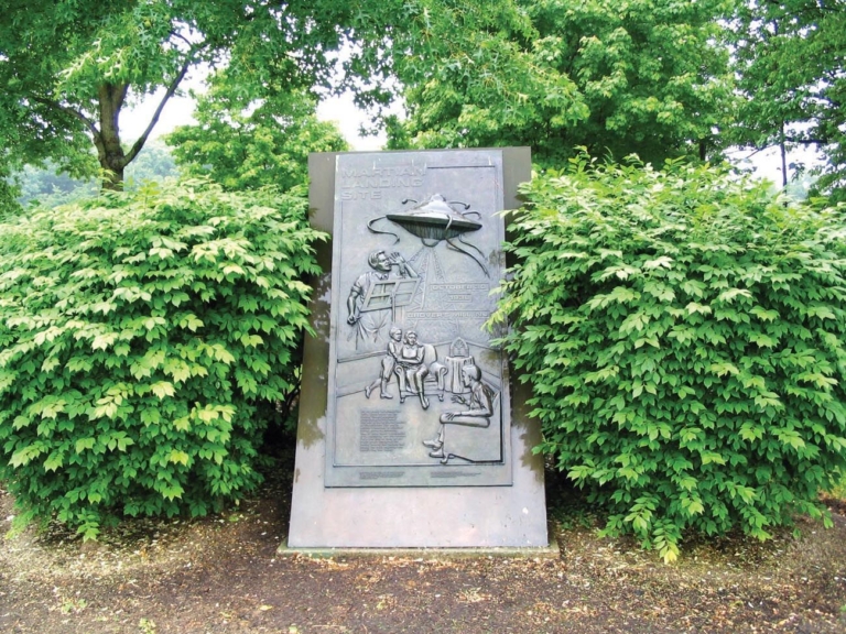 A mARTian weekend celebrates ‘War of the Worlds’ 80th anniversary