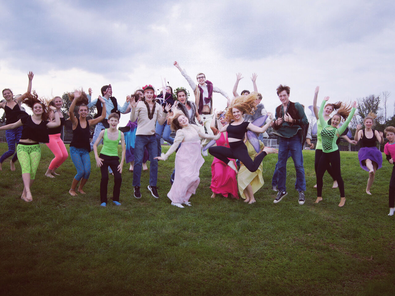 2018 11 HE Cast_Midsummer Photo