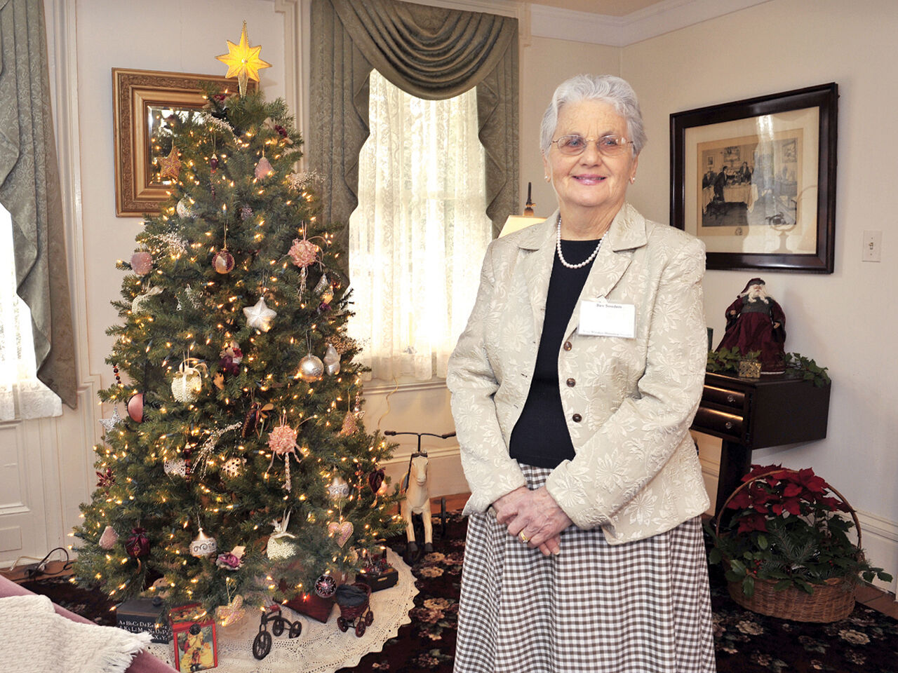 OKAY 7 bev souders in double parlor with tree