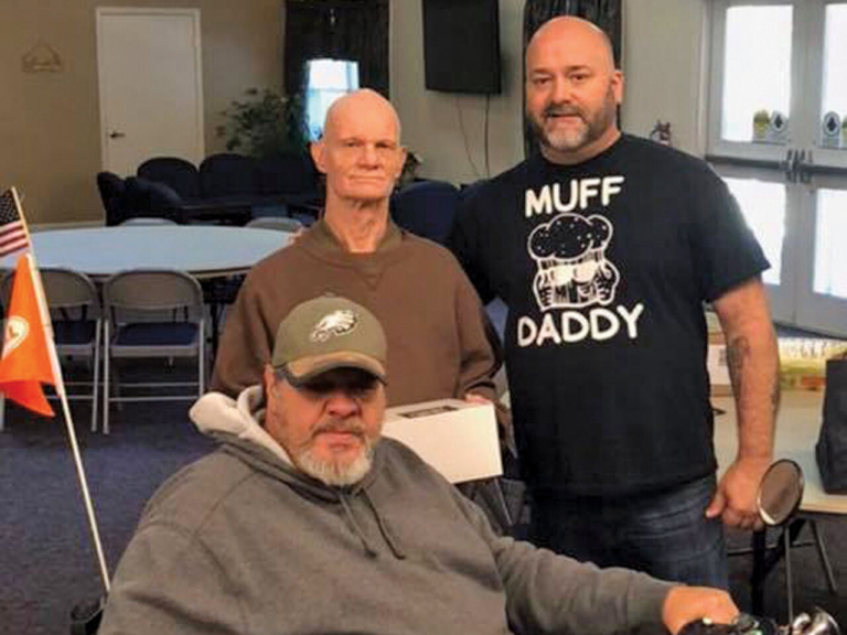 Military father cooks up a sweet way to thank veterans
