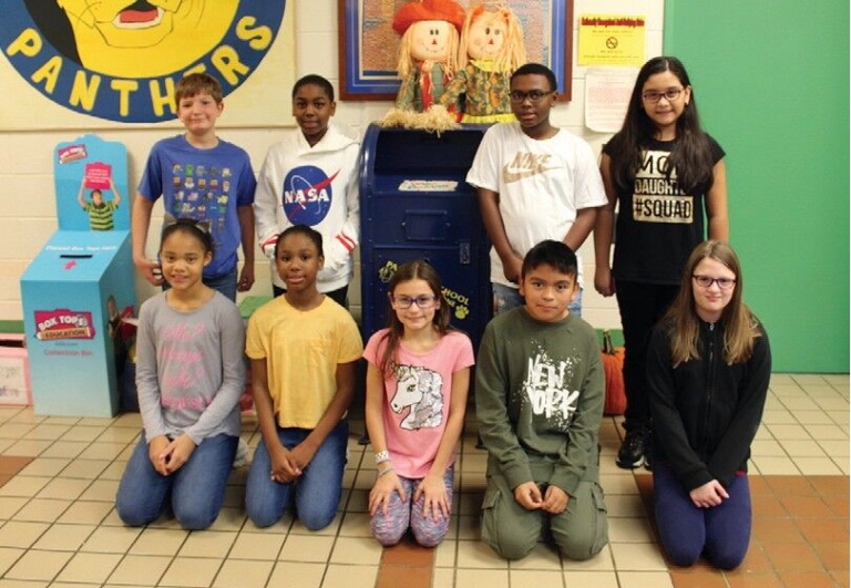 Parkway School kicks off Wee Deliver letter writing program