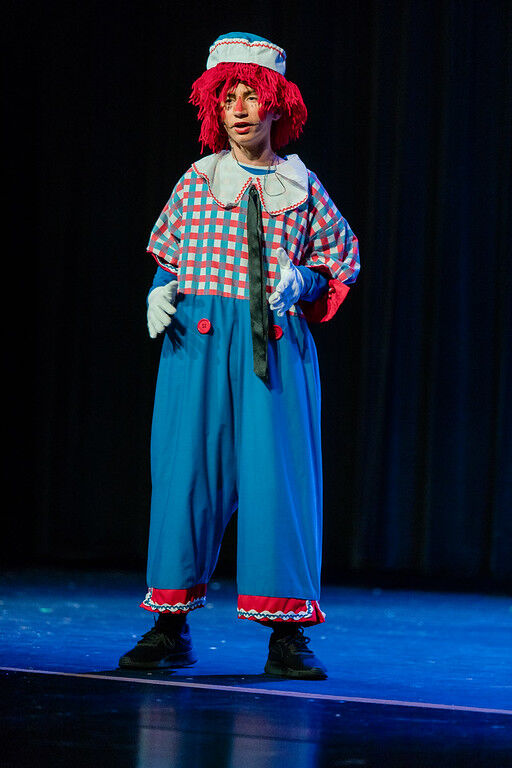 Mary Poppins – Pond Road Middle School -6890-XL