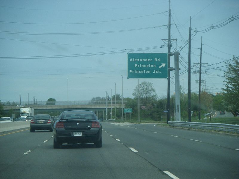 800px-US_1_NB_at_Alexander_Road_Princeton_exit