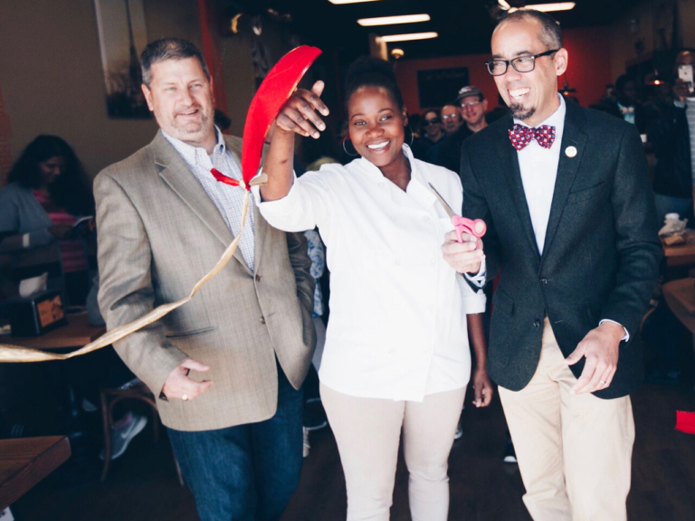 Cafe Du Pain aims to bring global goods to Lawrence community