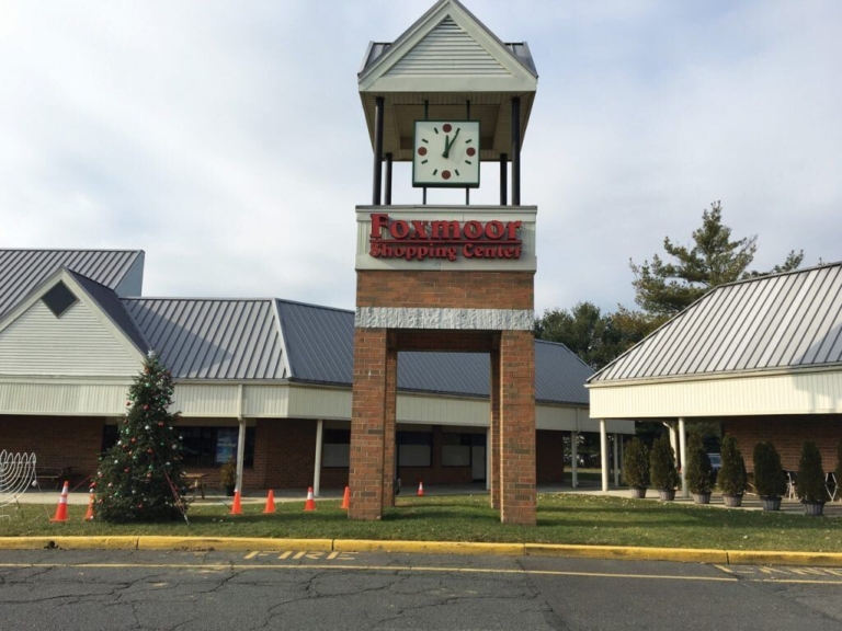 Foxmoor Shopping Center’s next great hope: food trucks