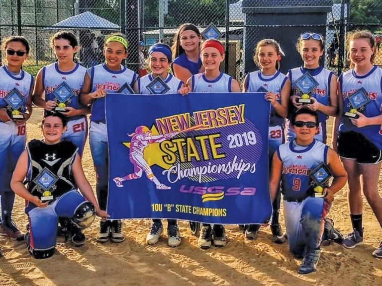 Three Hamilton Hurricanes teams qualify for softball national tournaments