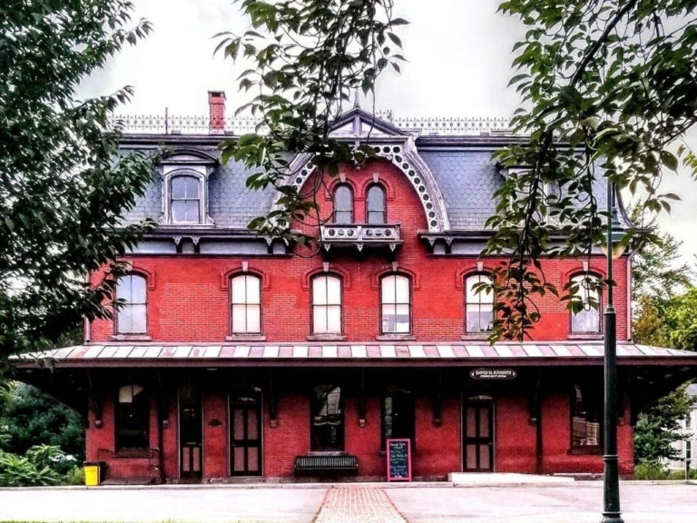 Unwind with music at Hopewell’s Stage Depot forum