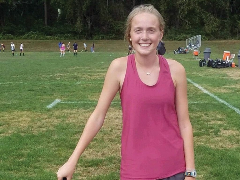 Halle Besler keeps field hockey in the family at Notre Dame